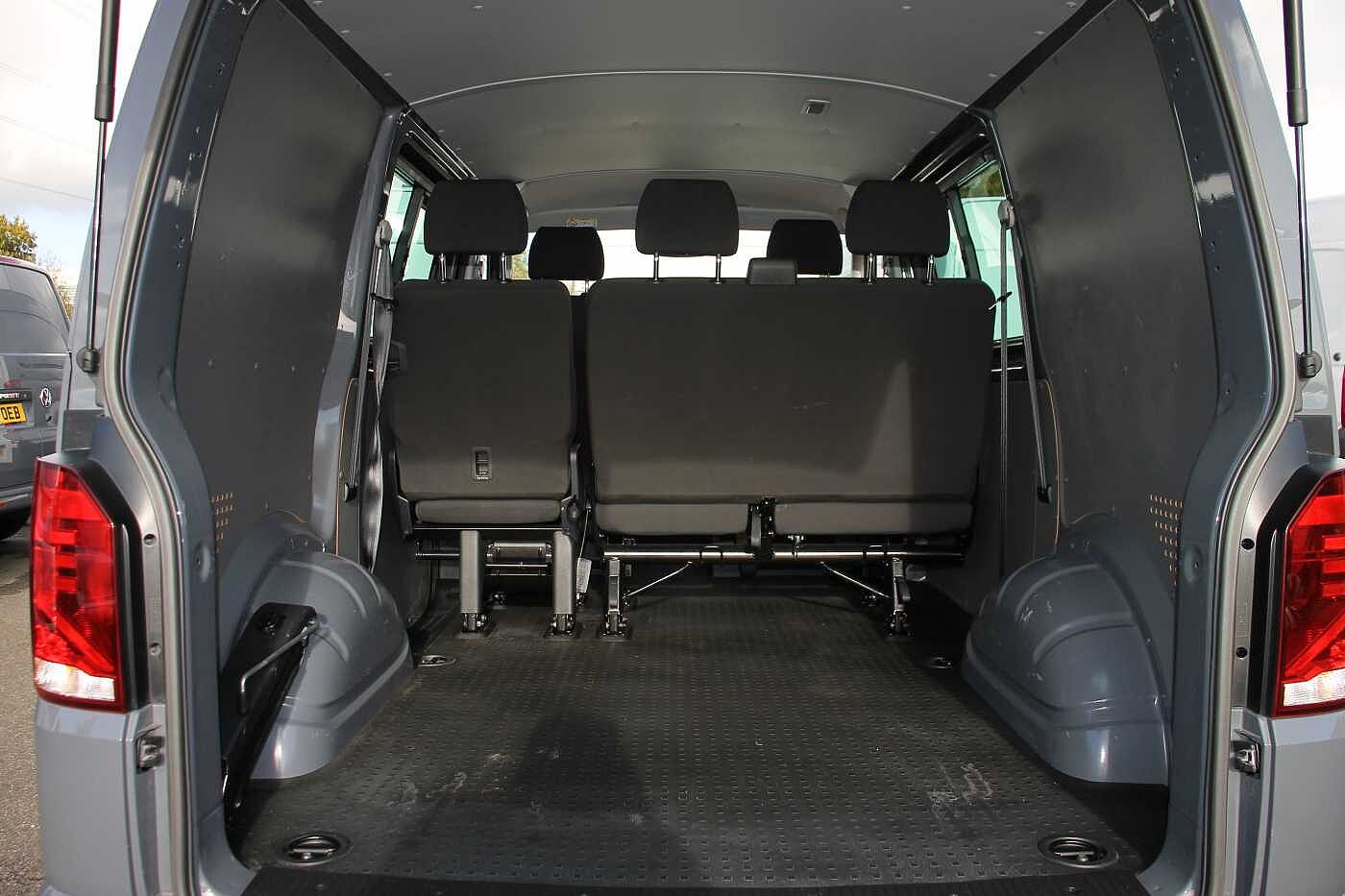 Volkswagen Transporter T30 Kombi Highline SWB 150 PS 2.0 TDI 6sp Manual