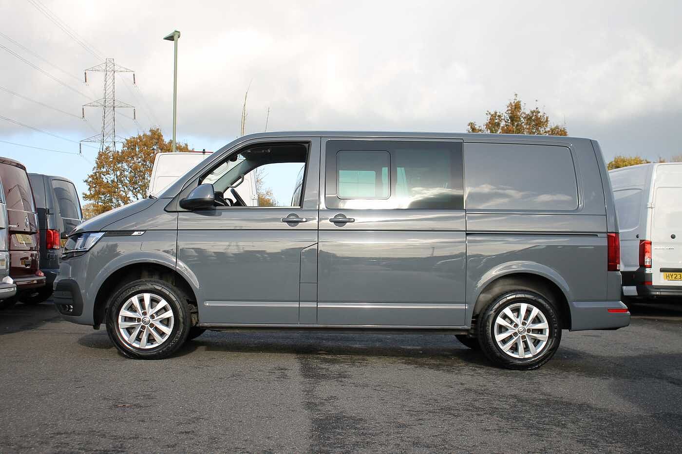 Volkswagen Transporter T30 Kombi Highline SWB 150 PS 2.0 TDI 6sp Manual