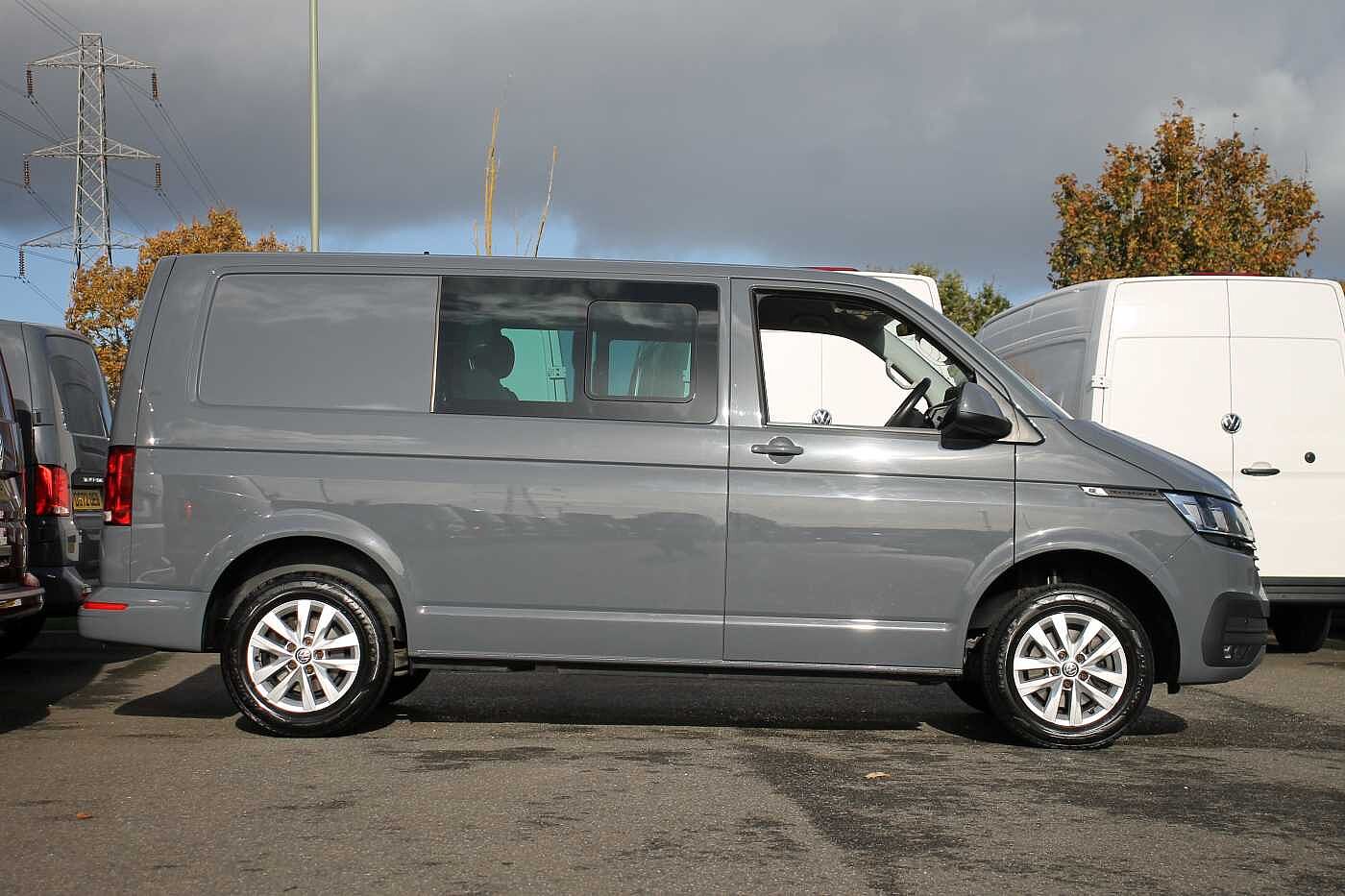 Volkswagen Transporter T30 Kombi Highline SWB 150 PS 2.0 TDI 6sp Manual