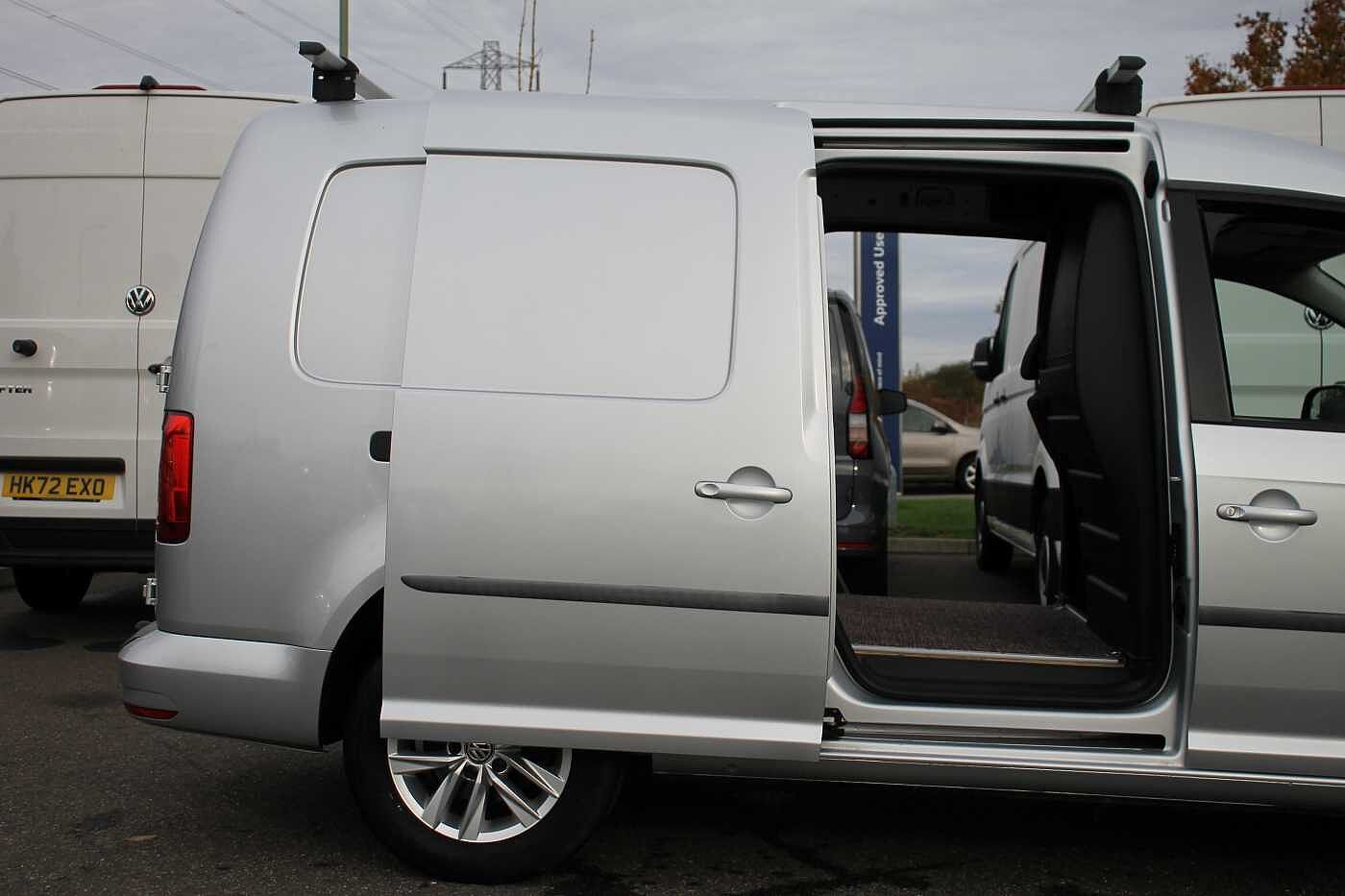 Volkswagen Caddy Maxi C20 Panel van Highline Maxi 102 PS 2.0 TDI 5sp Manual