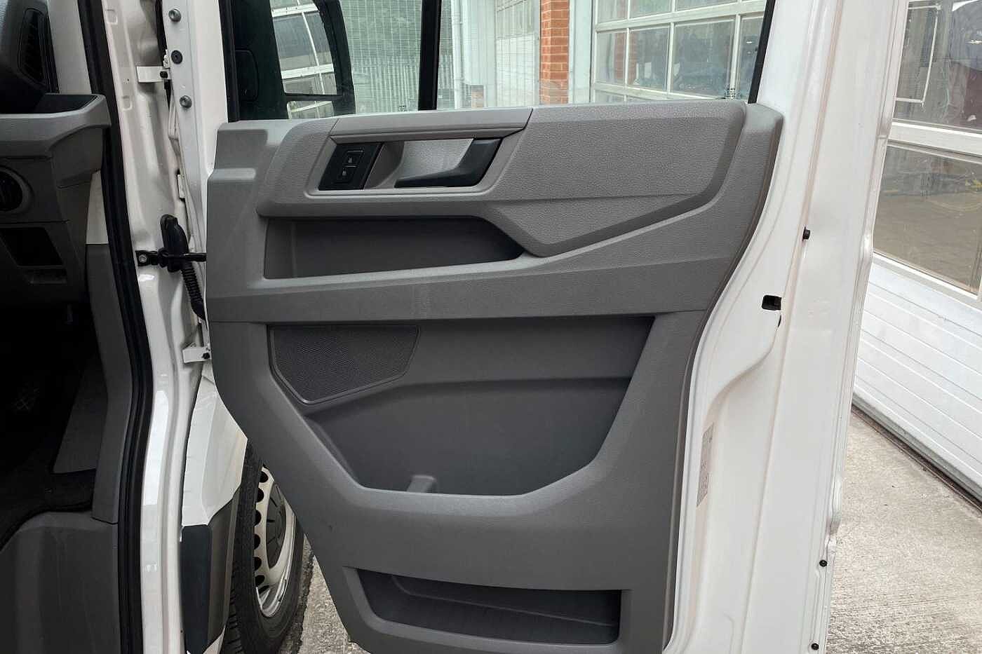 Volkswagen Crafter CR35 LWB FWD 2.0 TDI 140PS Startline ETG