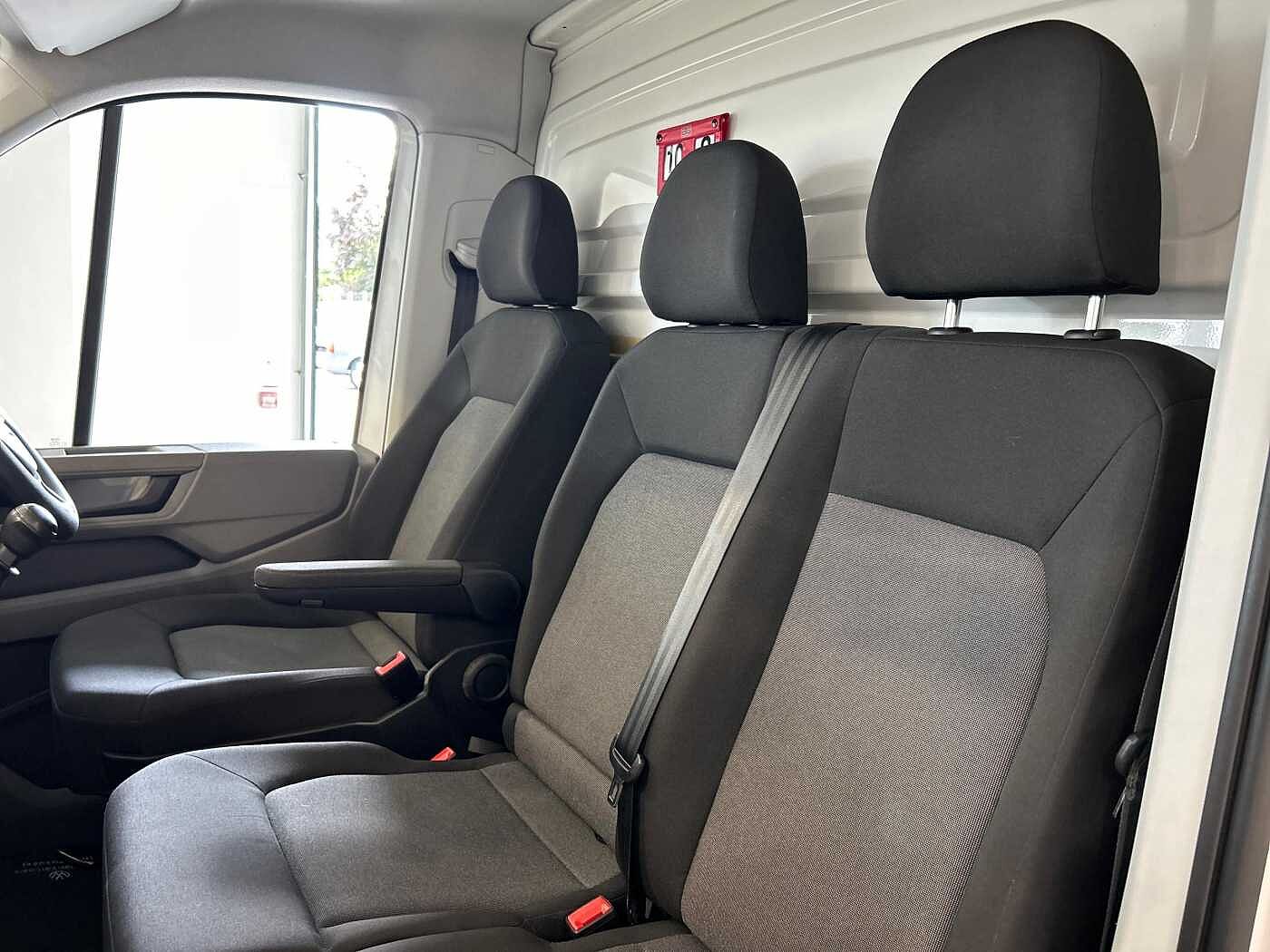 Volkswagen Crafter CR35 Startline LWB Luton 140ps FWD