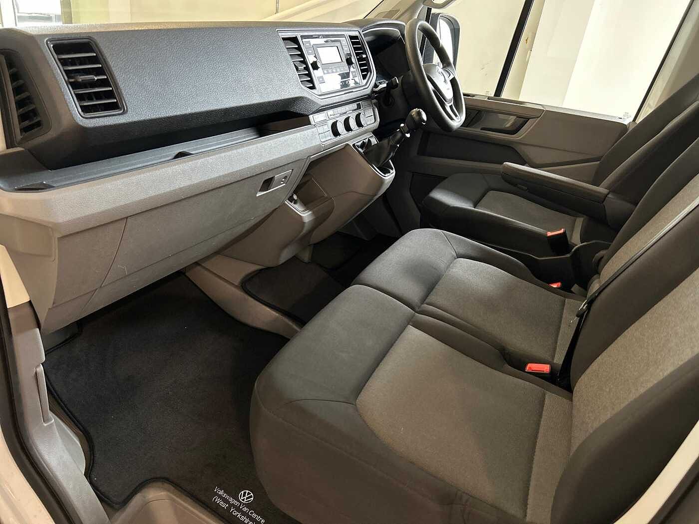 Volkswagen Crafter CR35 Startline LWB Luton 140ps FWD