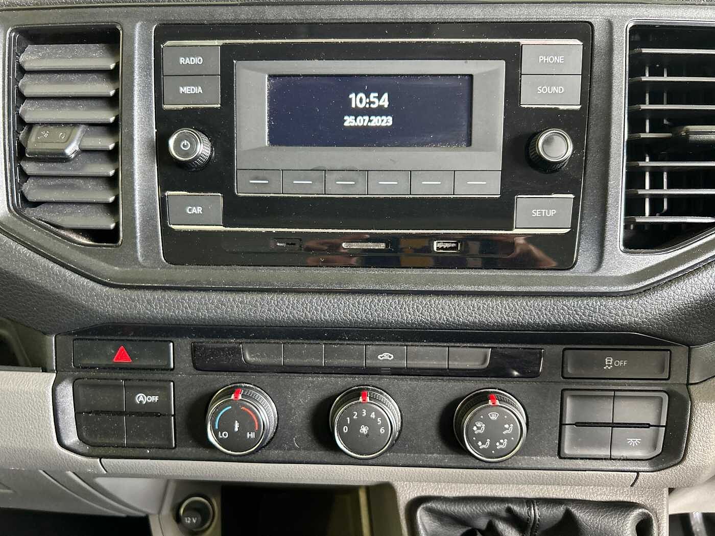 Volkswagen Crafter CR35 Startline LWB Luton 140ps FWD