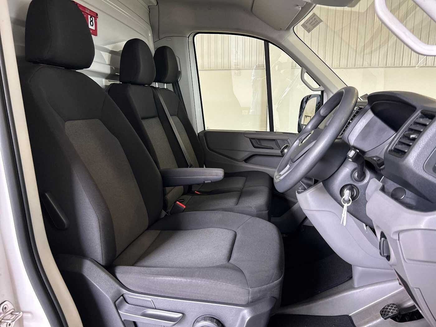 Volkswagen Crafter CR35 Startline LWB Luton 140ps FWD