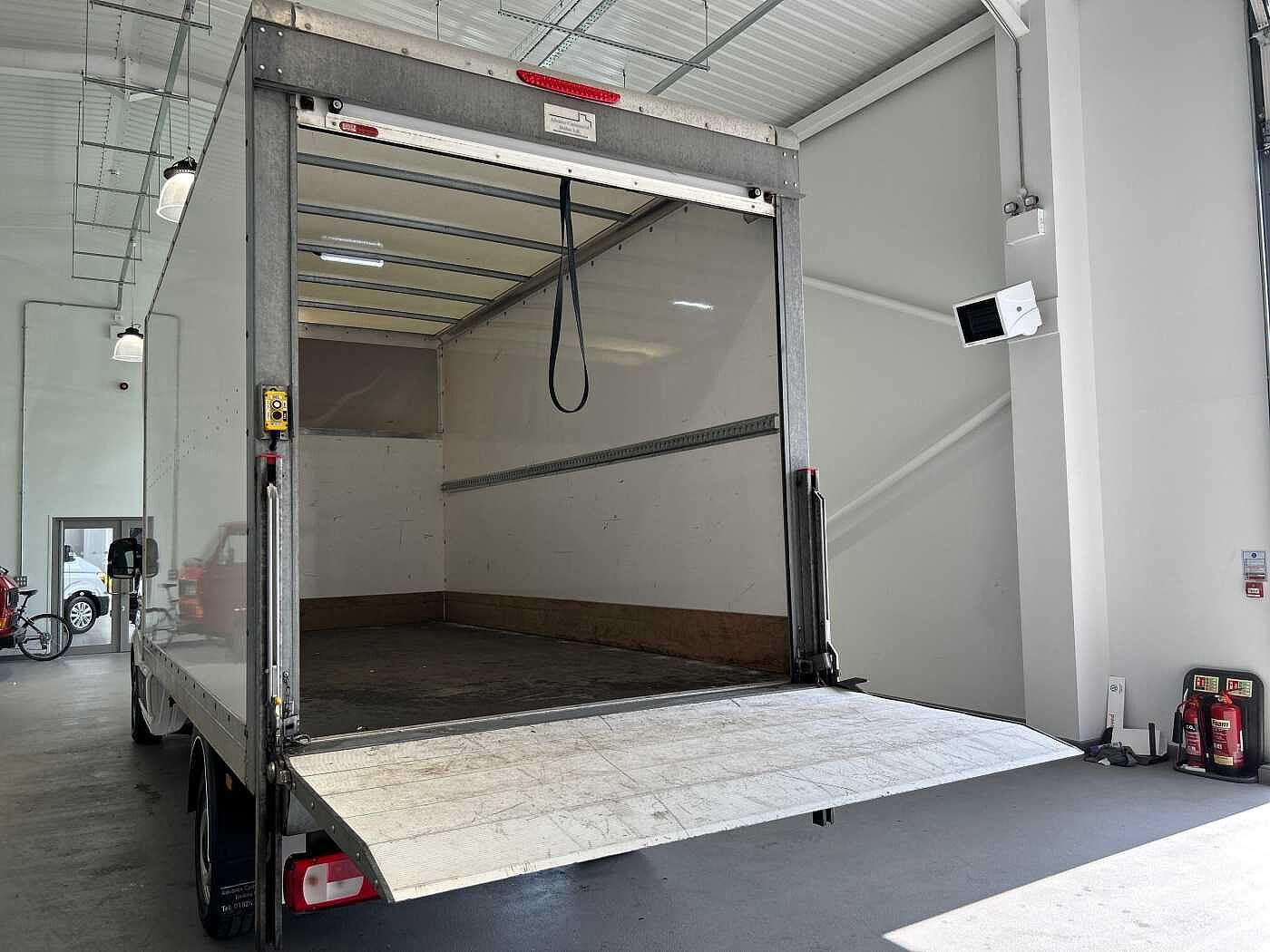 Volkswagen Crafter CR35 Startline LWB Luton 140ps FWD