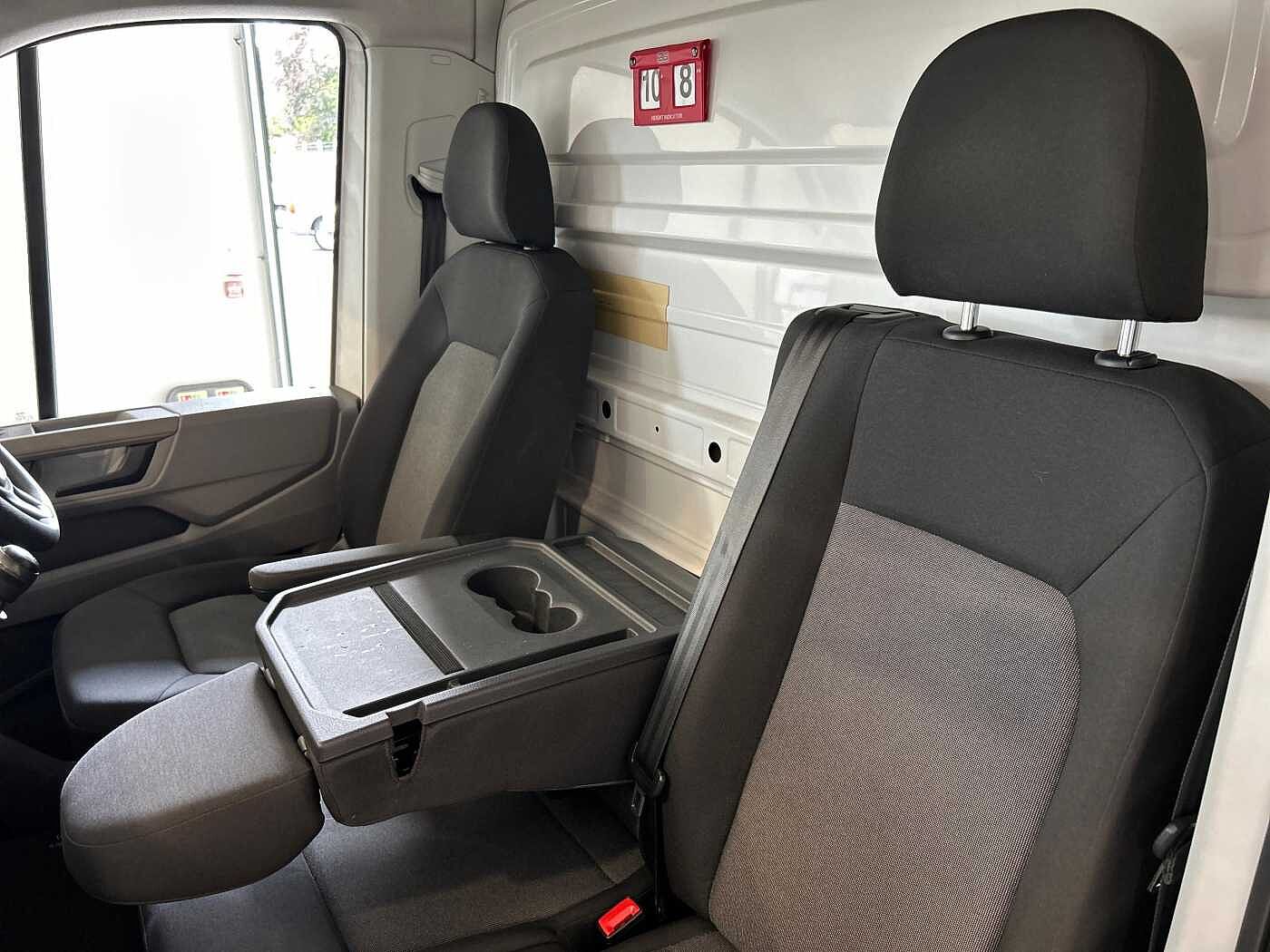 Volkswagen Crafter CR35 Startline LWB Luton 140ps FWD