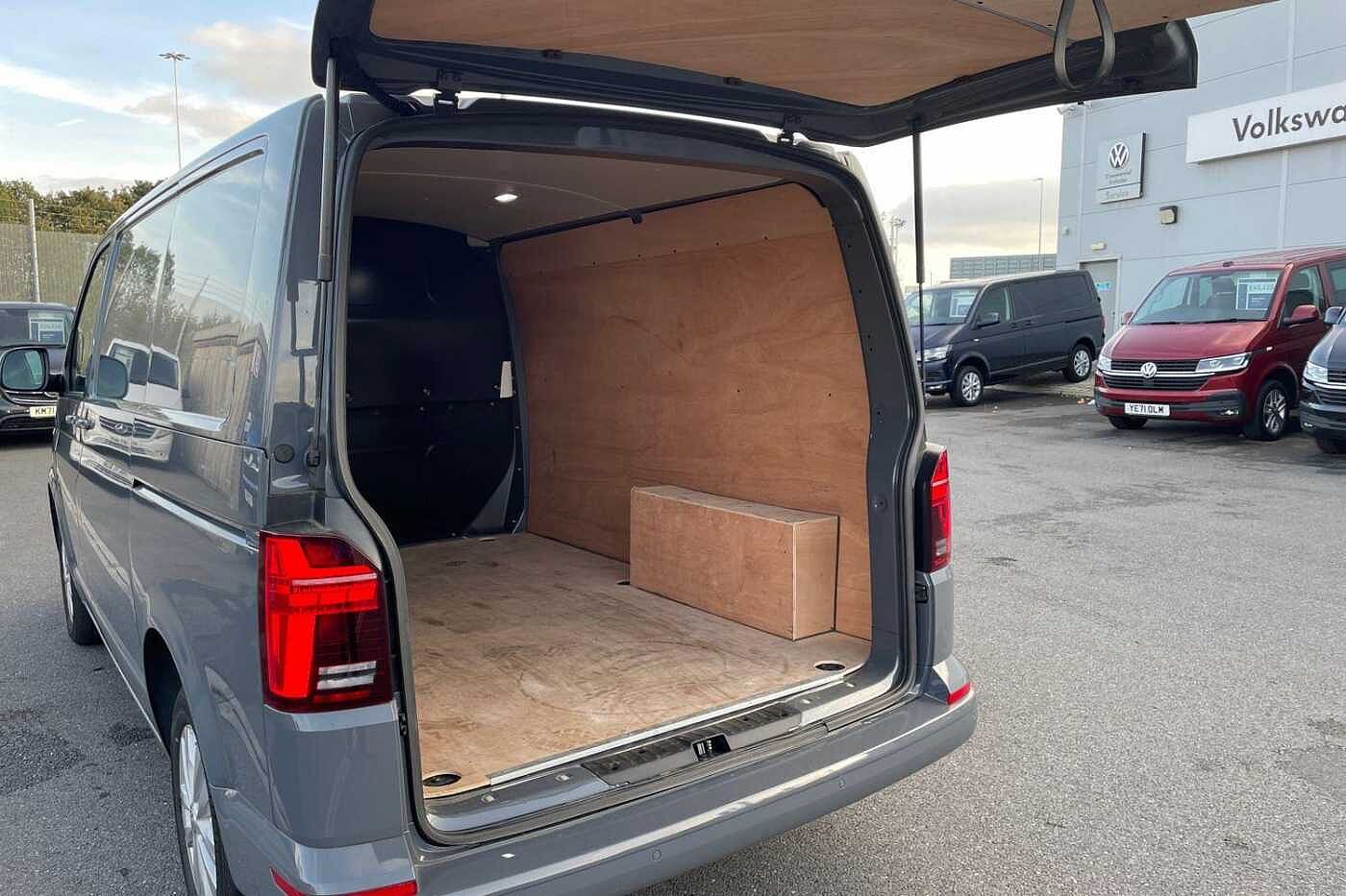 Volkswagen Transporter T28 SWB 2.0 TDI 150 Highline DSG
