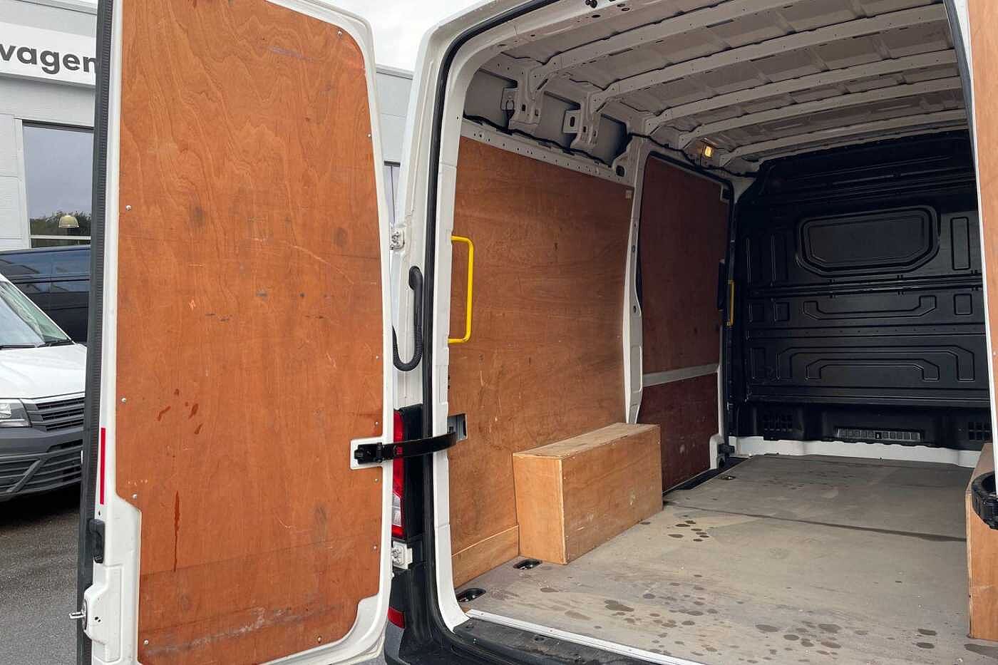 Volkswagen Crafter CR35 MWB FWD 2.0 TDI 140PS Trendline High Roof Van
