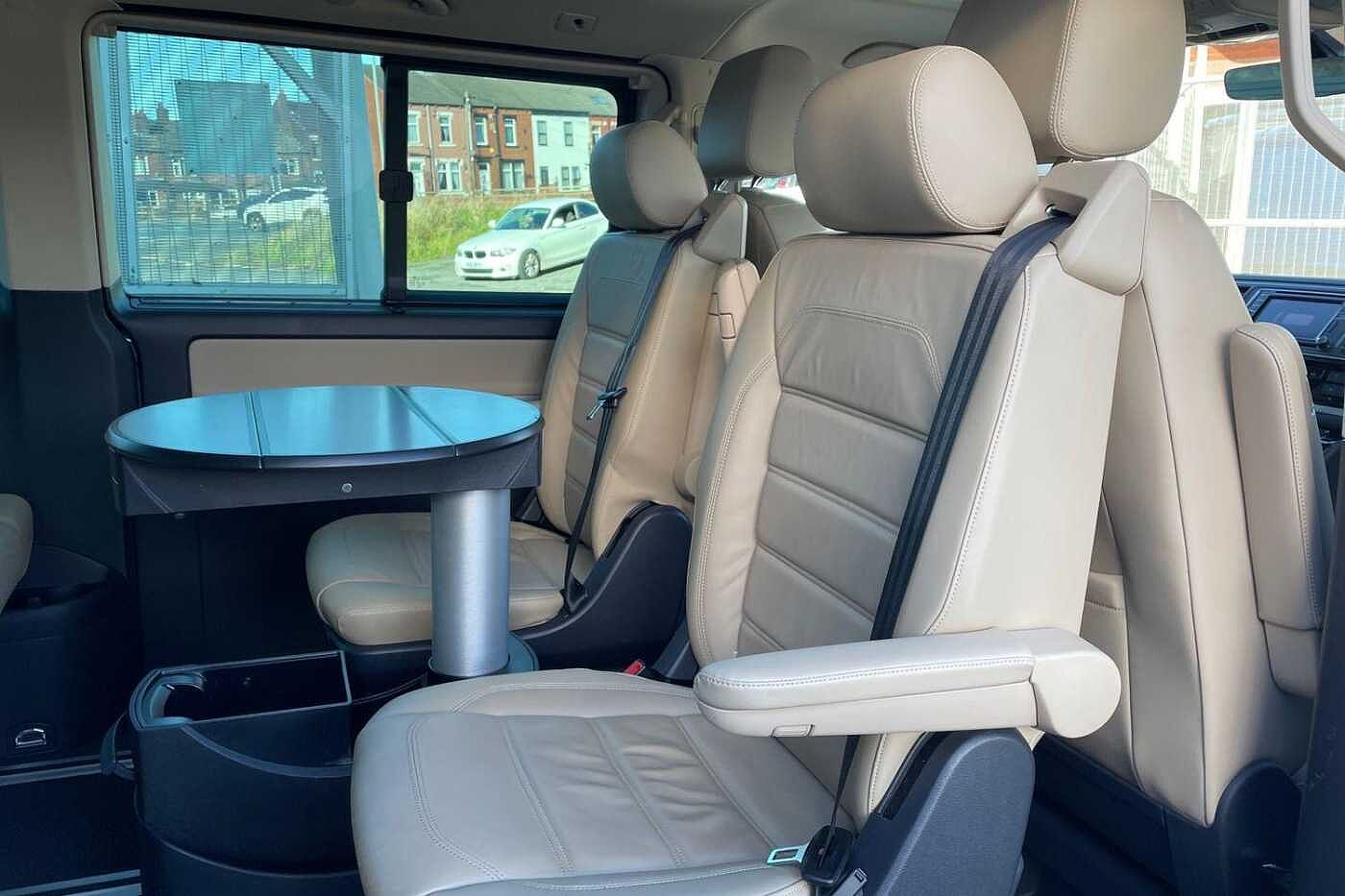 Volkswagen Caravelle Caravelle Executive SWB 199ps DSG 4Motion