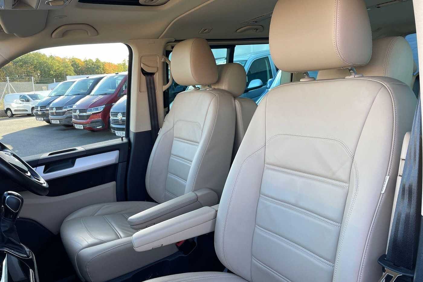 Volkswagen Caravelle Caravelle Executive SWB 199ps DSG 4Motion