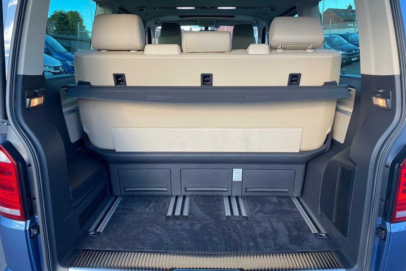 Volkswagen Caravelle Caravelle Executive SWB 199ps DSG 4Motion