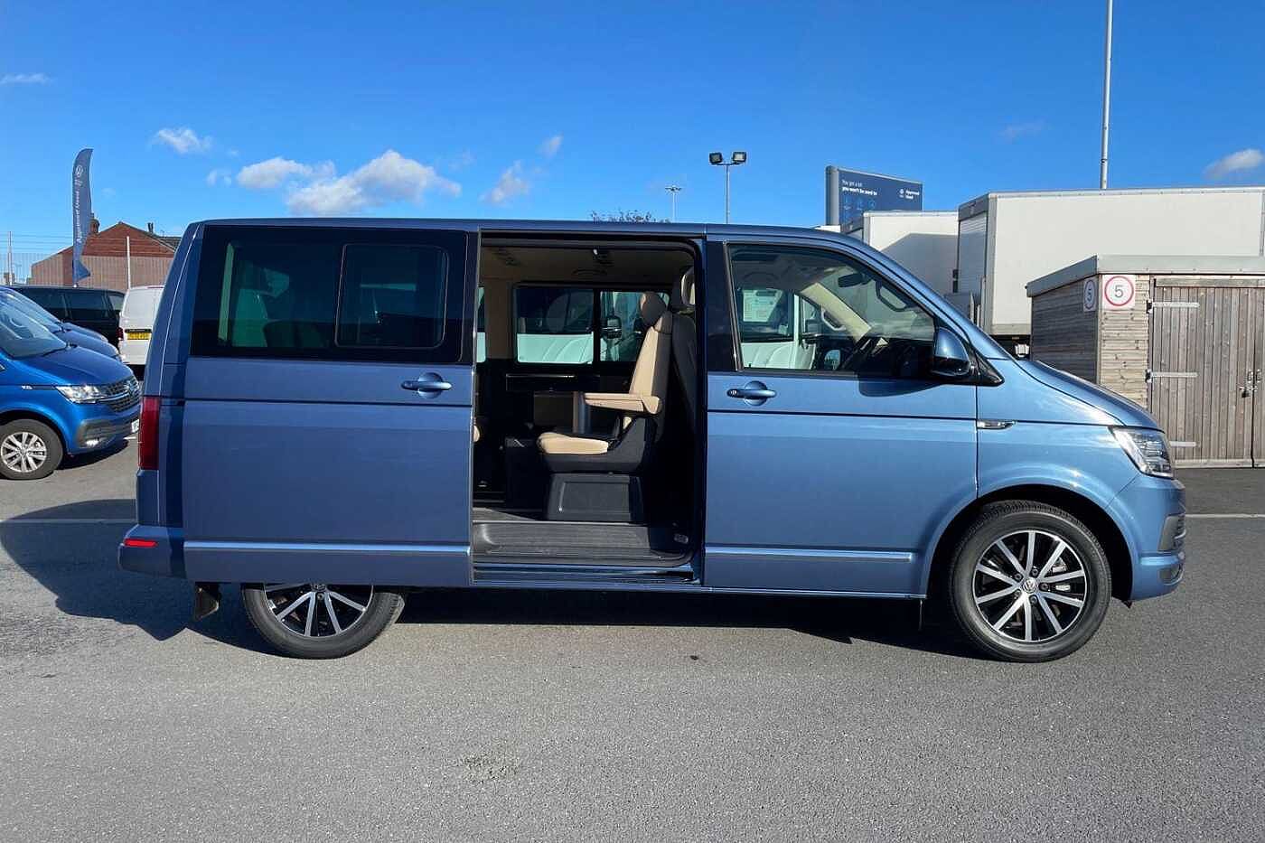 Volkswagen Caravelle Caravelle Executive SWB 199ps DSG 4Motion