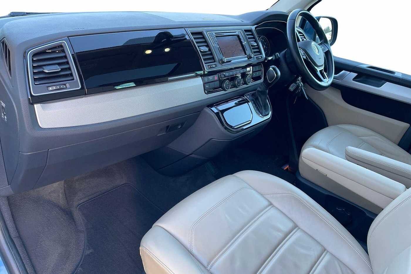 Volkswagen Caravelle Caravelle Executive SWB 199ps DSG 4Motion