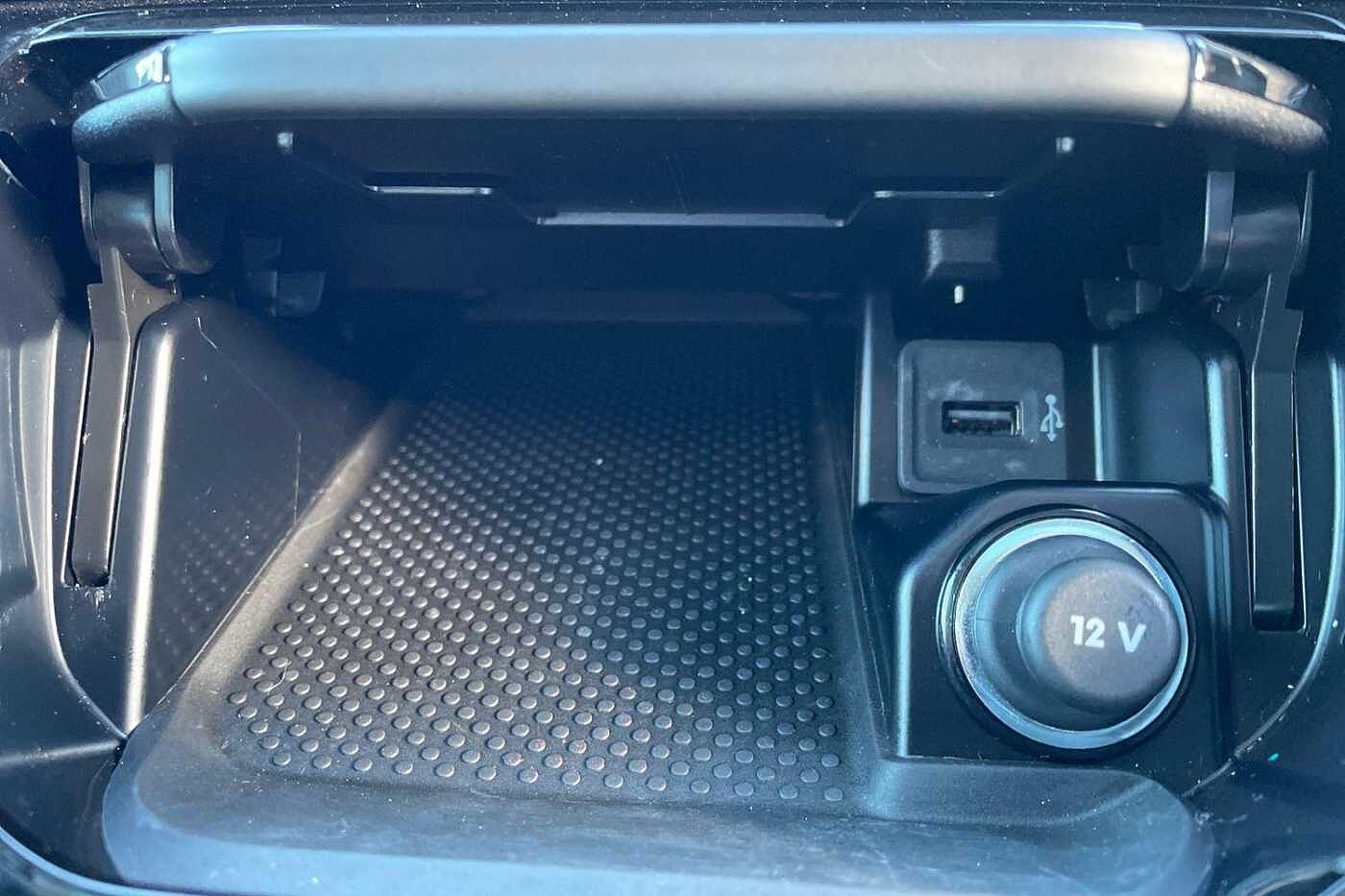 Volkswagen Caravelle Caravelle Executive SWB 199ps DSG 4Motion