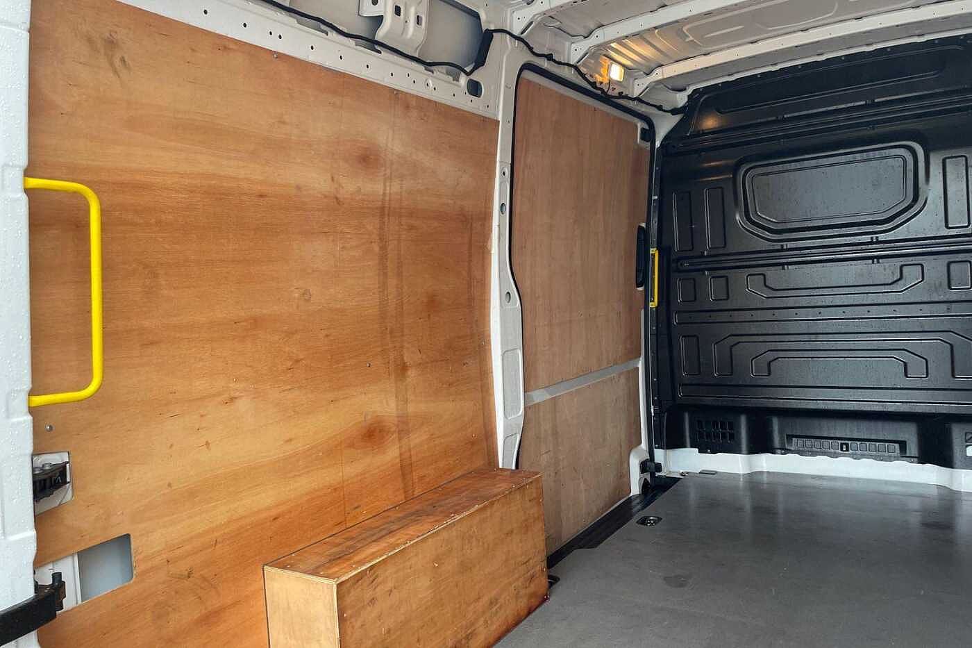 Volkswagen Crafter CR35 MWB FWD 2.0 TDI 140PS Trendline High Roof Van