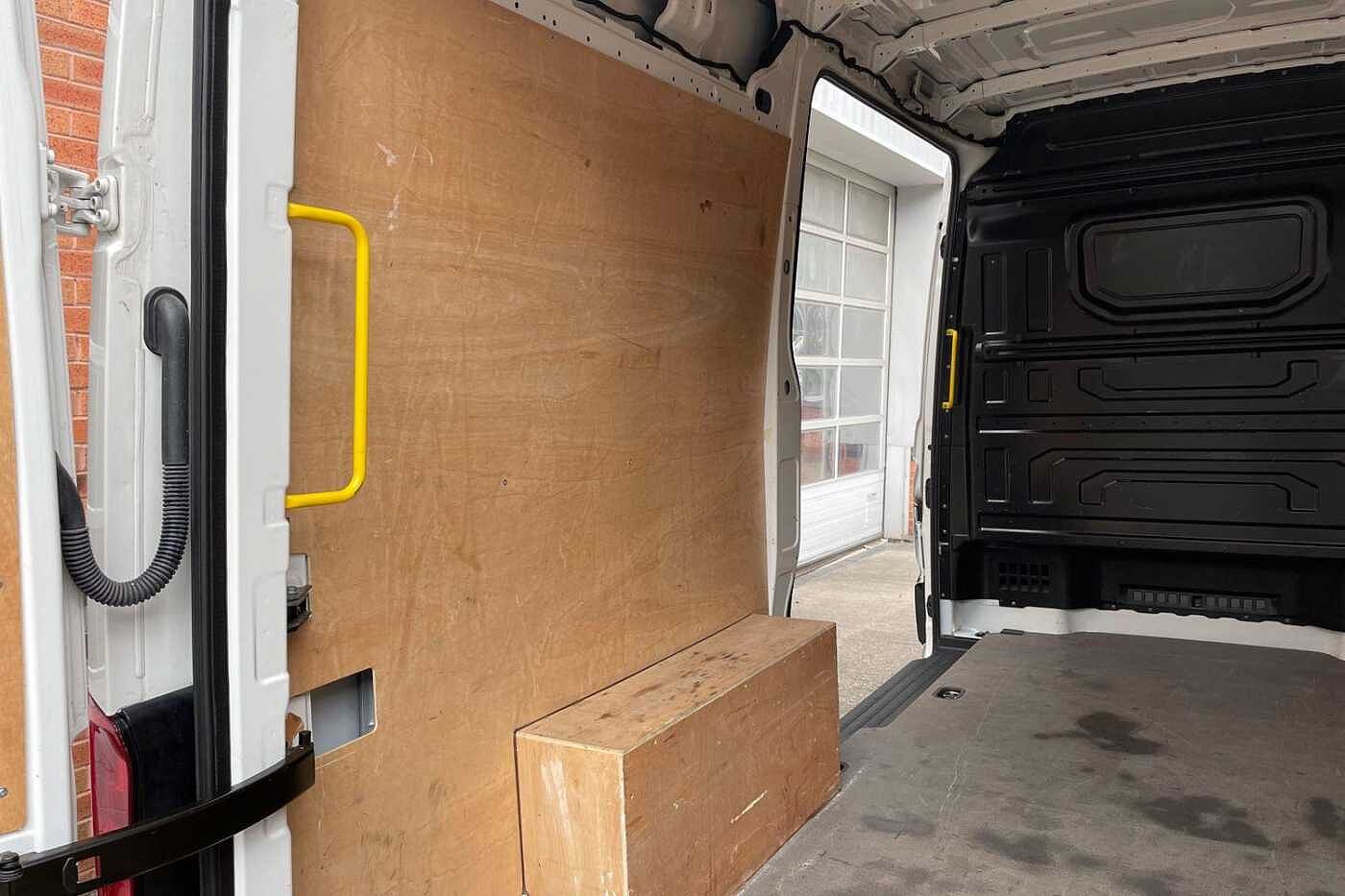 Volkswagen Crafter CR35 MWB FWD 2.0 TDI 140PS Trendline High Roof Van