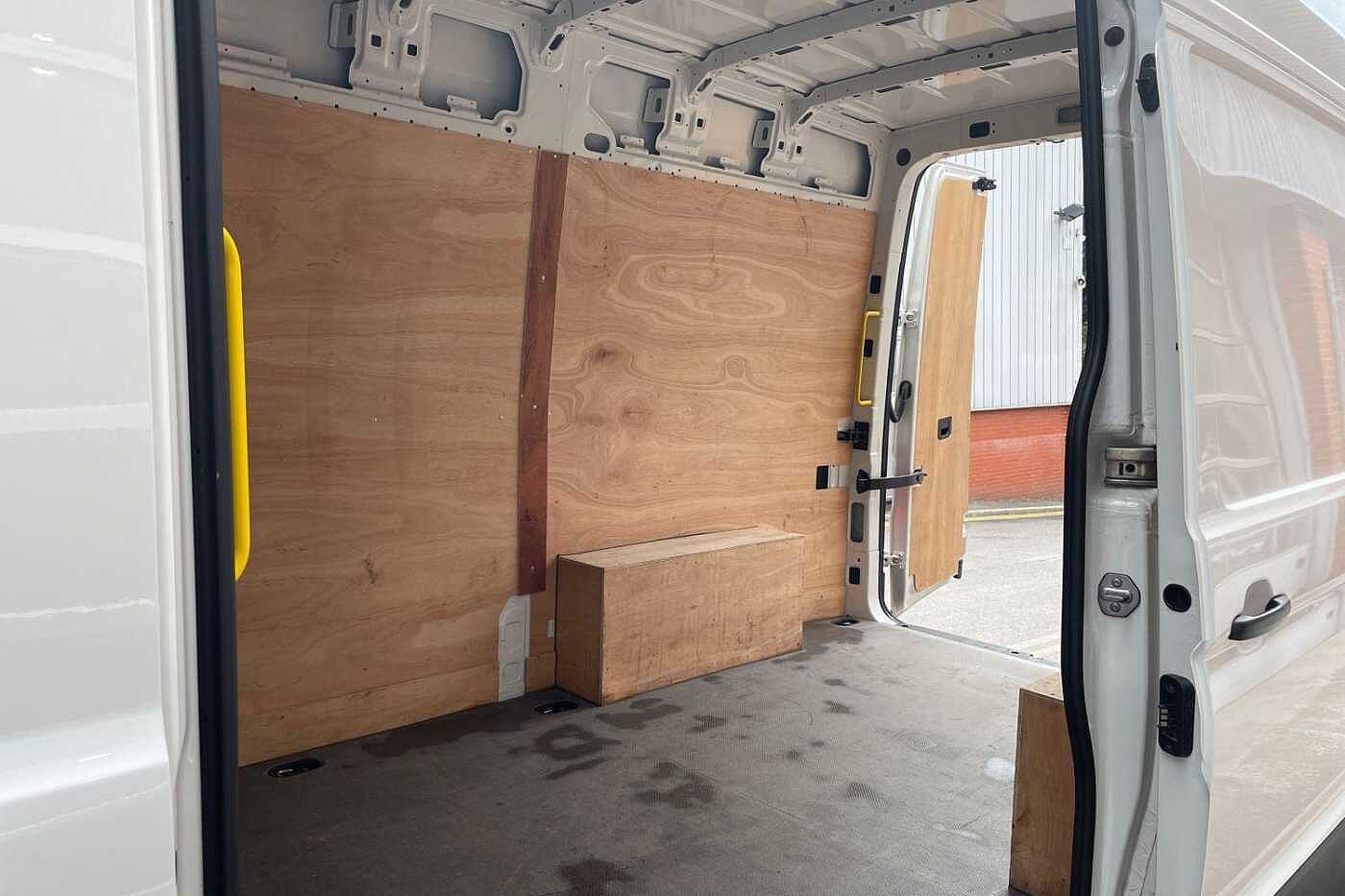 Volkswagen Crafter CR35 MWB FWD 2.0 TDI 140PS Trendline High Roof Van