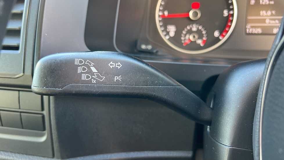 Volkswagen Transporter T30 2.0 Trendline TDI BMT SWB 102PS Kombi Van