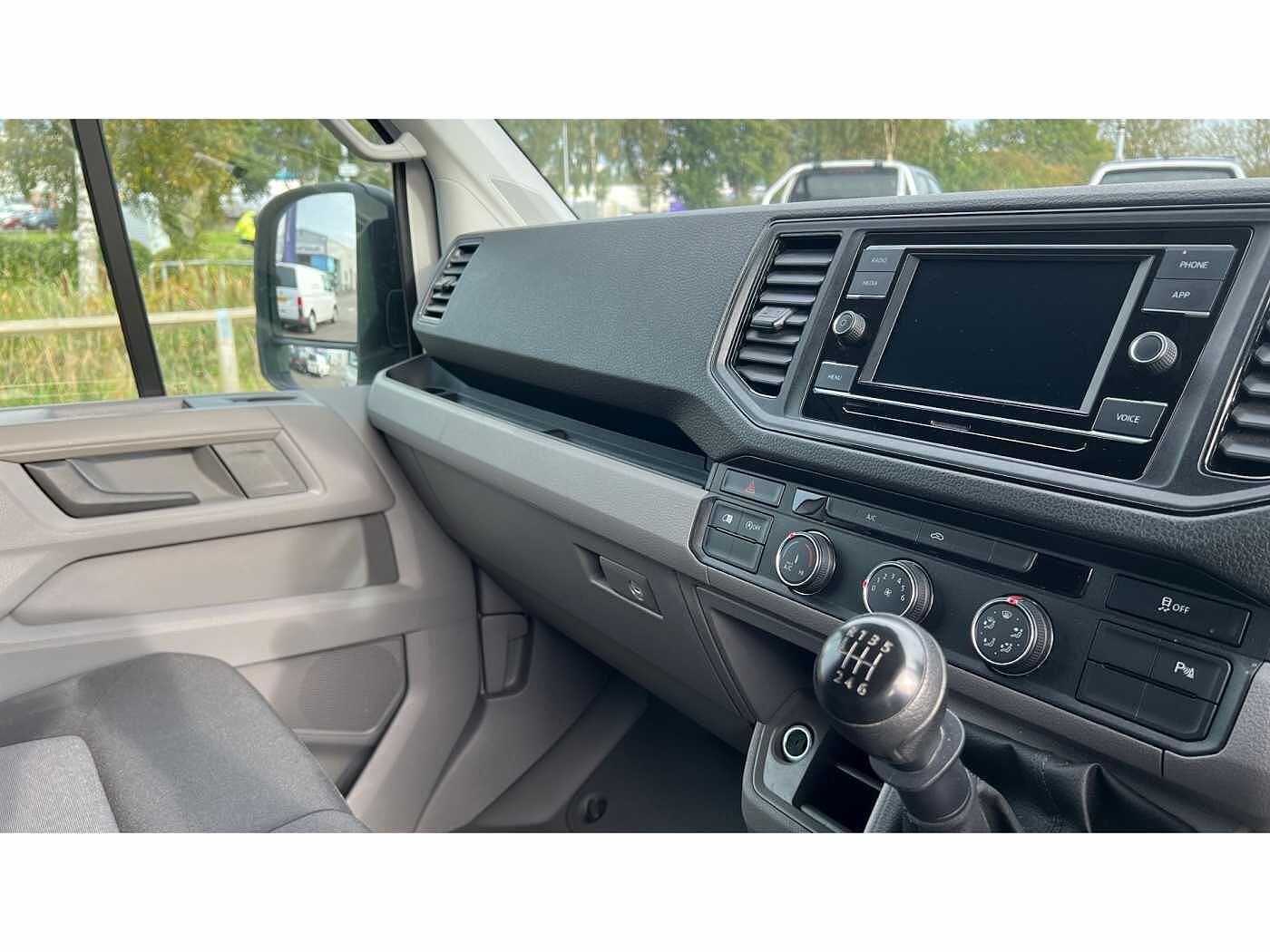 Volkswagen Crafter CR35 Trendline MWB P/Van 140 PS 2.0 TDI Manual FWD