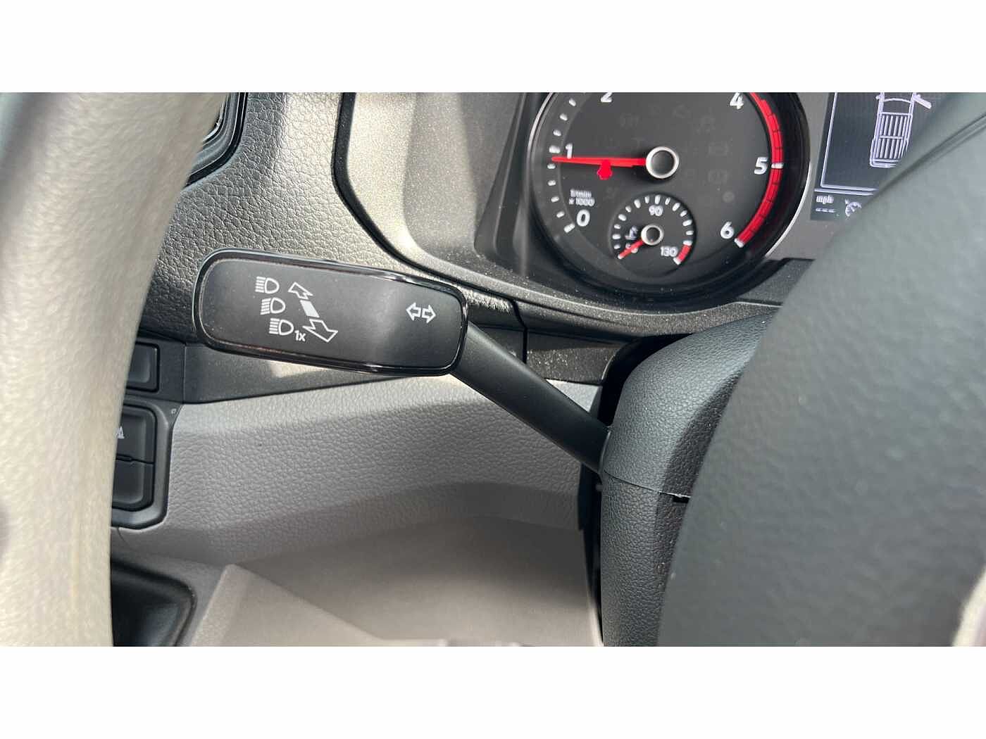 Volkswagen Crafter CR35 Trendline MWB P/Van 140 PS 2.0 TDI Manual FWD