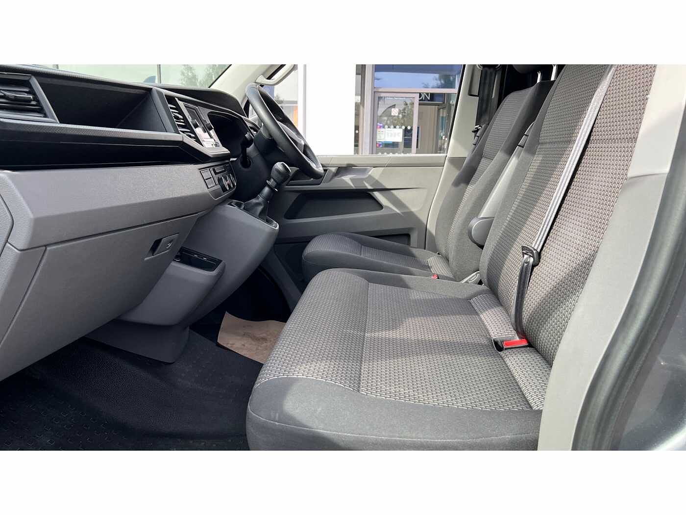 Volkswagen Transporter T30 Highline P/Van LWB 110 PS 2.0 TDI Manual