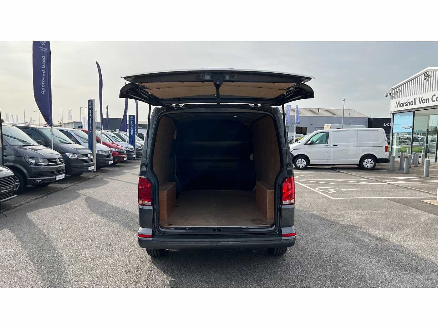 Volkswagen Transporter T30 Highline P/Van LWB 110 PS 2.0 TDI Manual