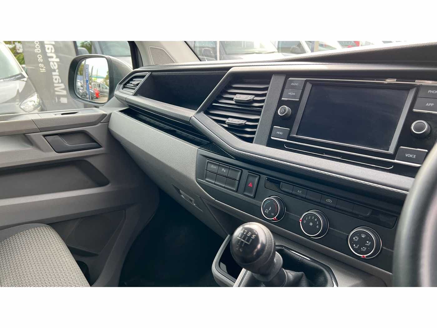 Volkswagen Transporter T30 Highline P/Van LWB 110 PS 2.0 TDI Manual