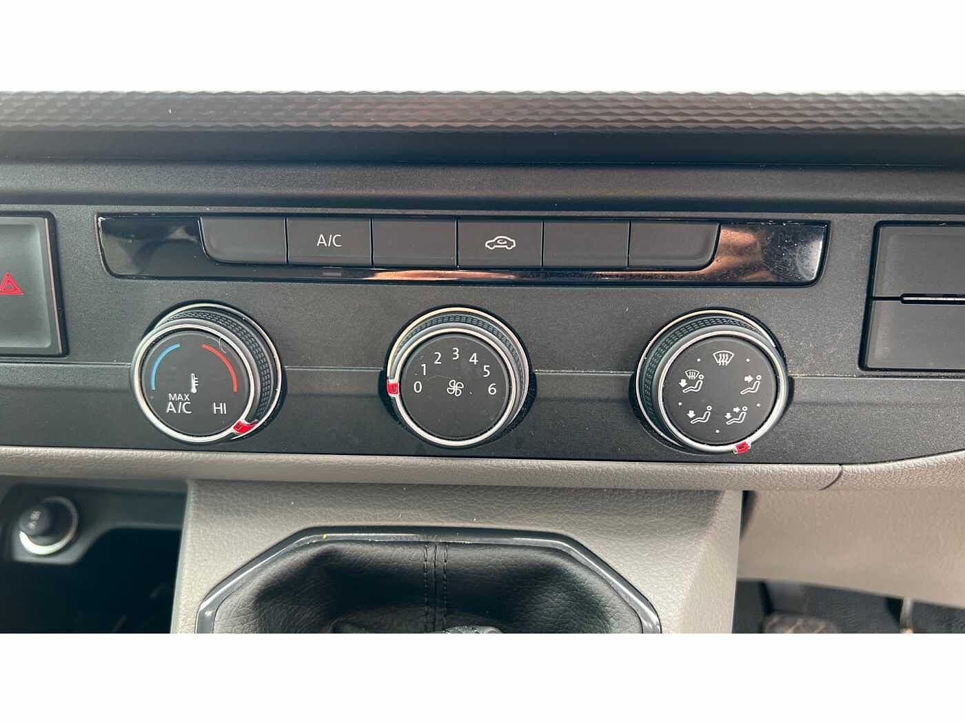 Volkswagen Transporter T30 Highline P/Van LWB 110 PS 2.0 TDI Manual