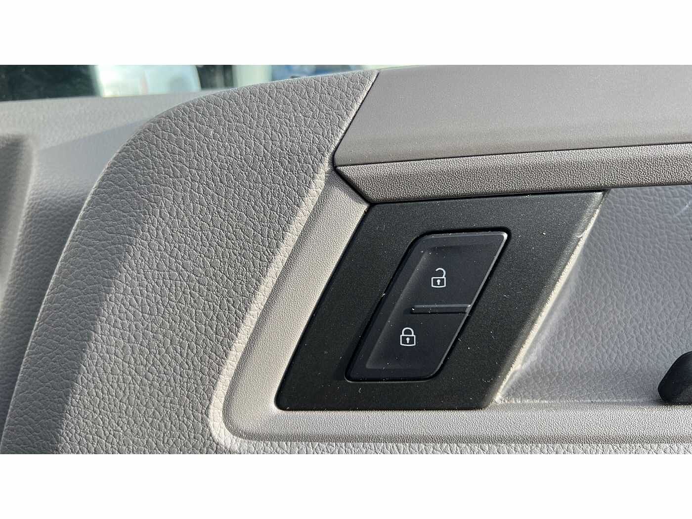 Volkswagen Crafter CR35 Trendline P/Van LWB 140 PS 2.0 TDI Manual FWD