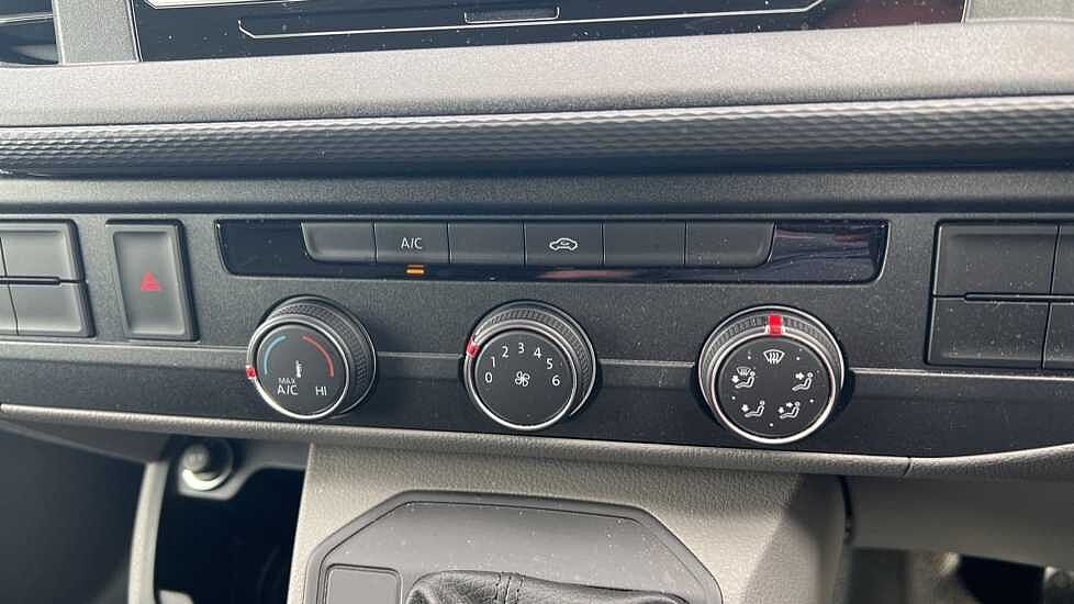 Volkswagen Transporter T30 Panel van Highline SWB 150 PS 2.0 TDI 7sp DSG