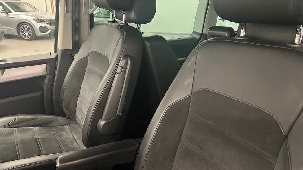 Volkswagen Caravelle Executive SWB 199 PS 2.0 TDI BMT 7sp DSG