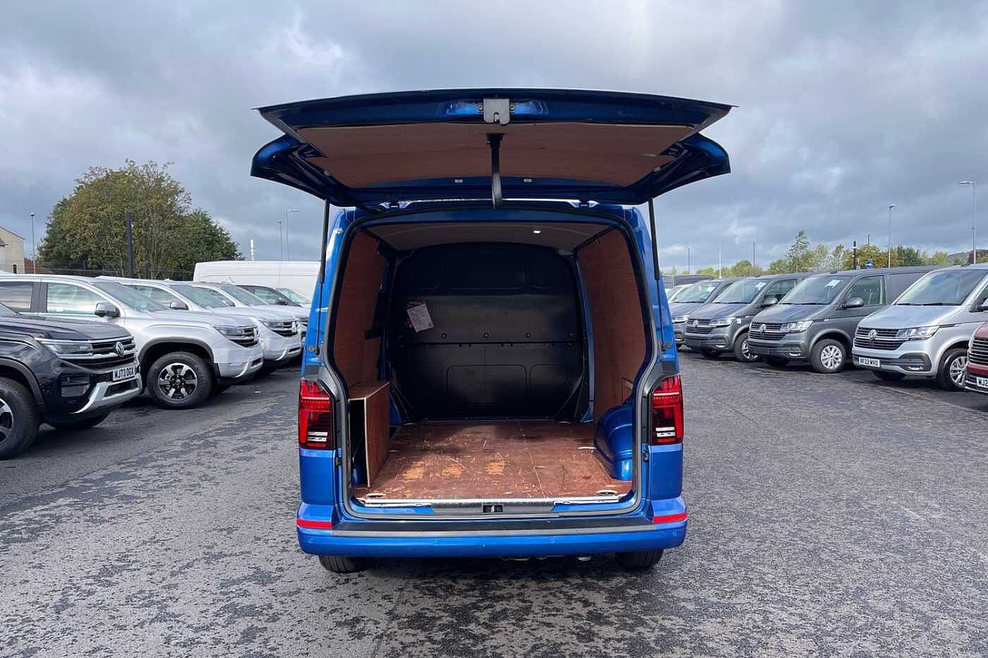 Volkswagen Transporter 2.0TDI 150ps T28 Highline BMT SWB PV DSG