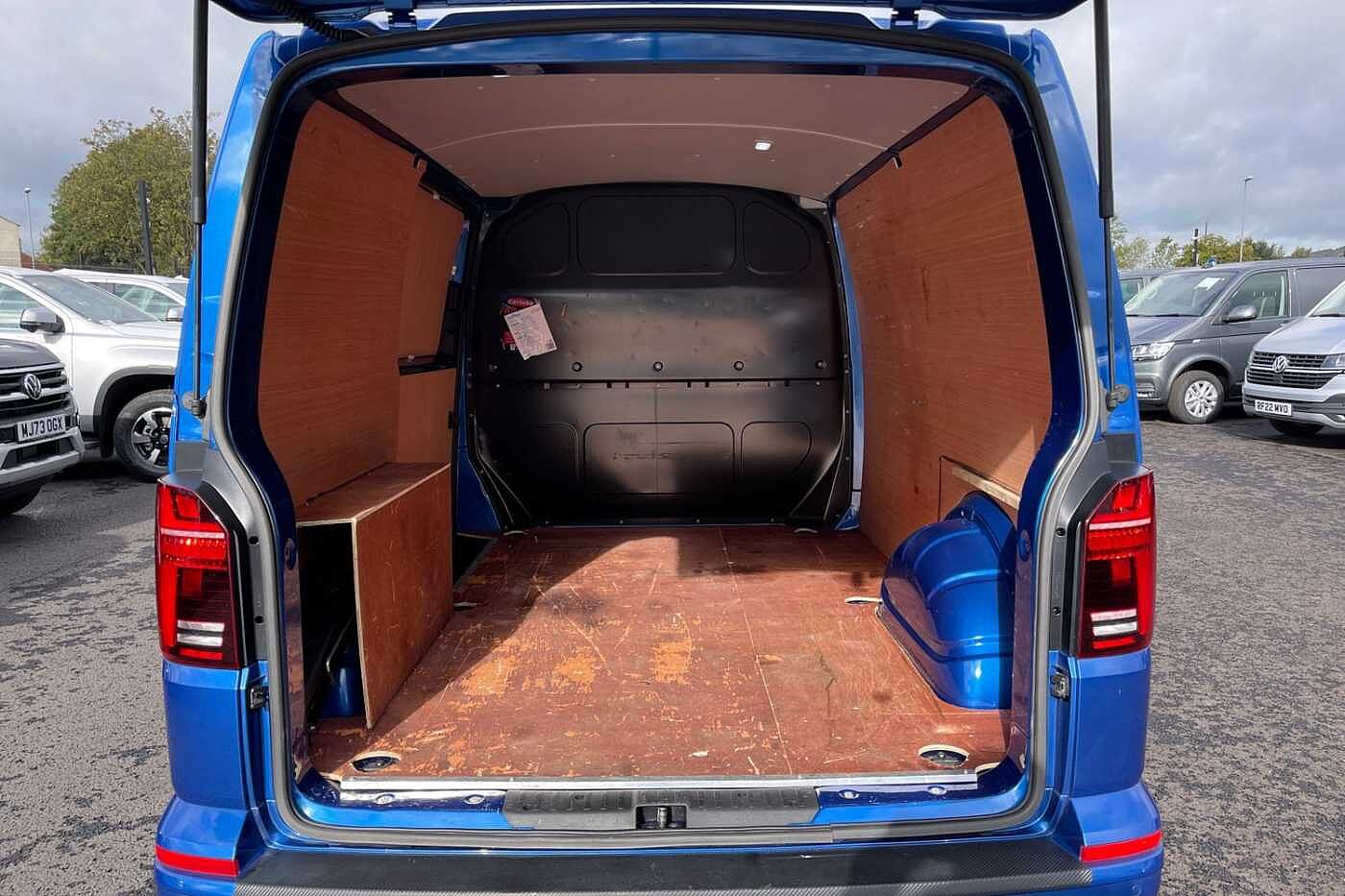 Volkswagen Transporter 2.0TDI 150ps T28 Highline BMT SWB PV DSG