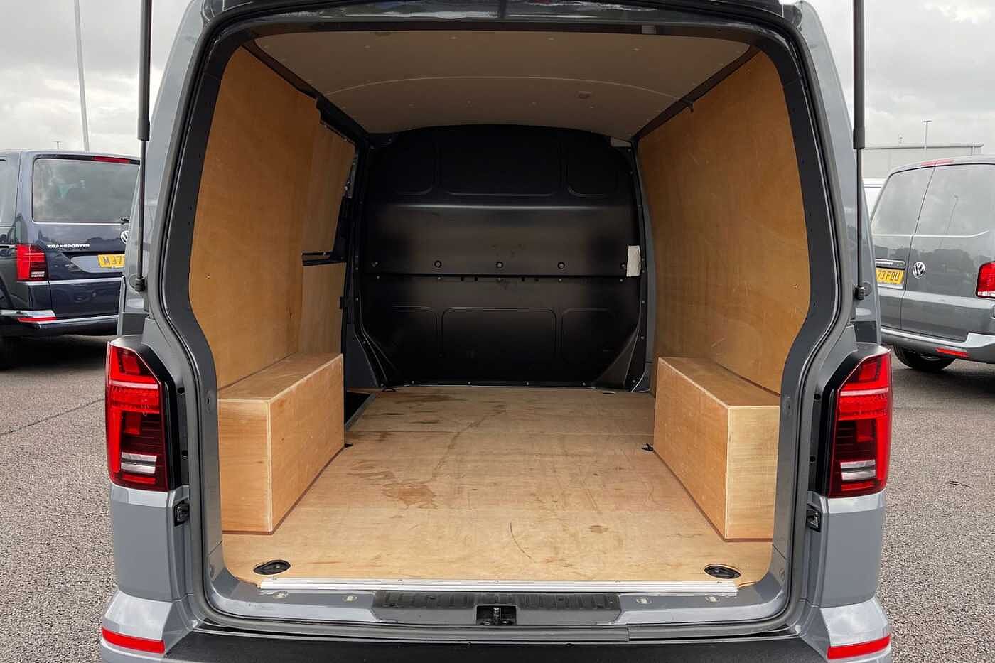Volkswagen Transporter PV 2.0BiTDI 204ps T32 Highline SWB DSG