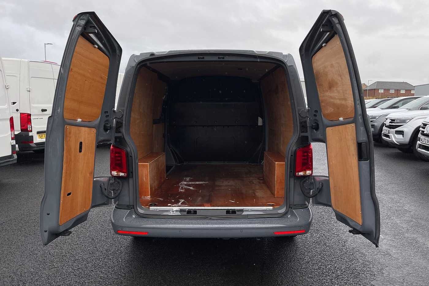 Volkswagen Transporter 2.0TDI 150ps T28 Highline BMT SWB PV