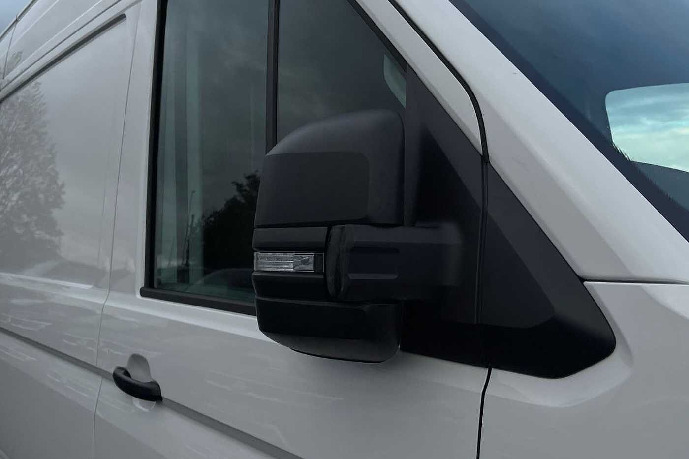 Volkswagen Crafter Cr35 Mwb Diesel Fwd 2.0 TDI 140PS Trendline High Roof Van