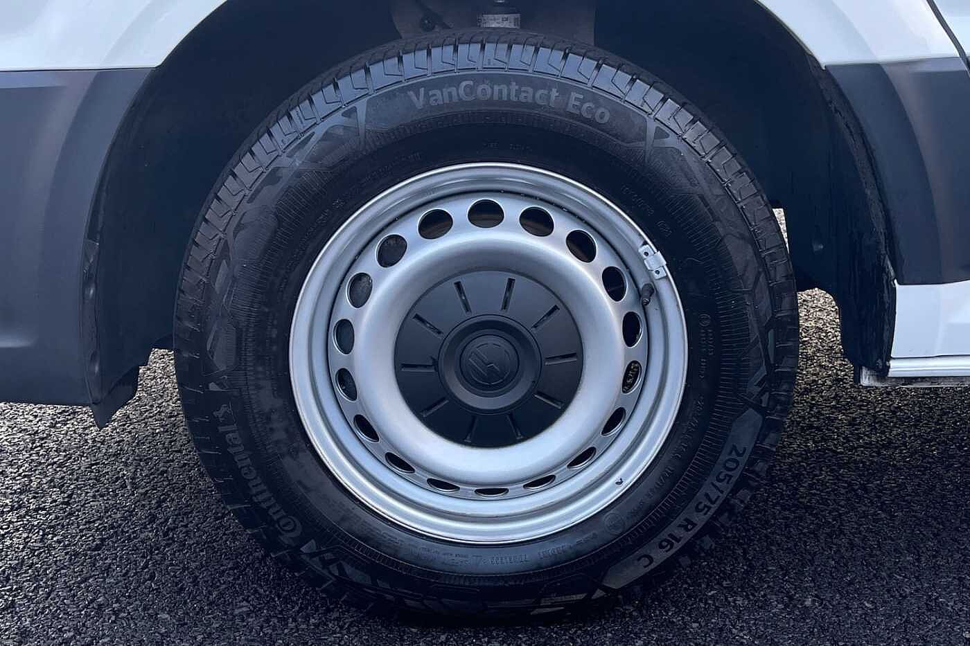 Volkswagen Crafter Cr35 Mwb Diesel Fwd 2.0 TDI 140PS Trendline High Roof Van