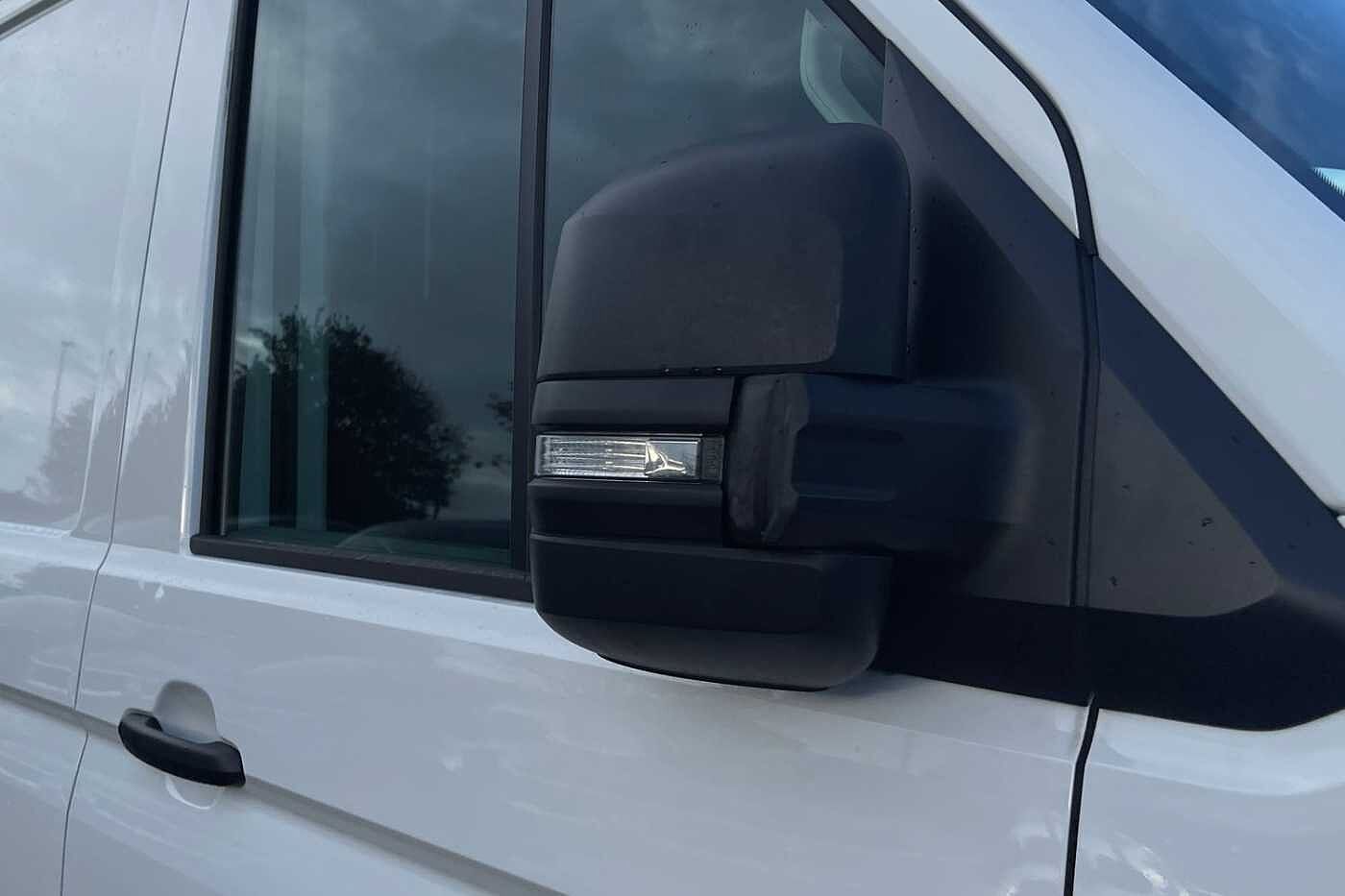 Volkswagen Crafter Cr35 Mwb Diesel Fwd 2.0 TDI 140PS Trendline High Roof Van
