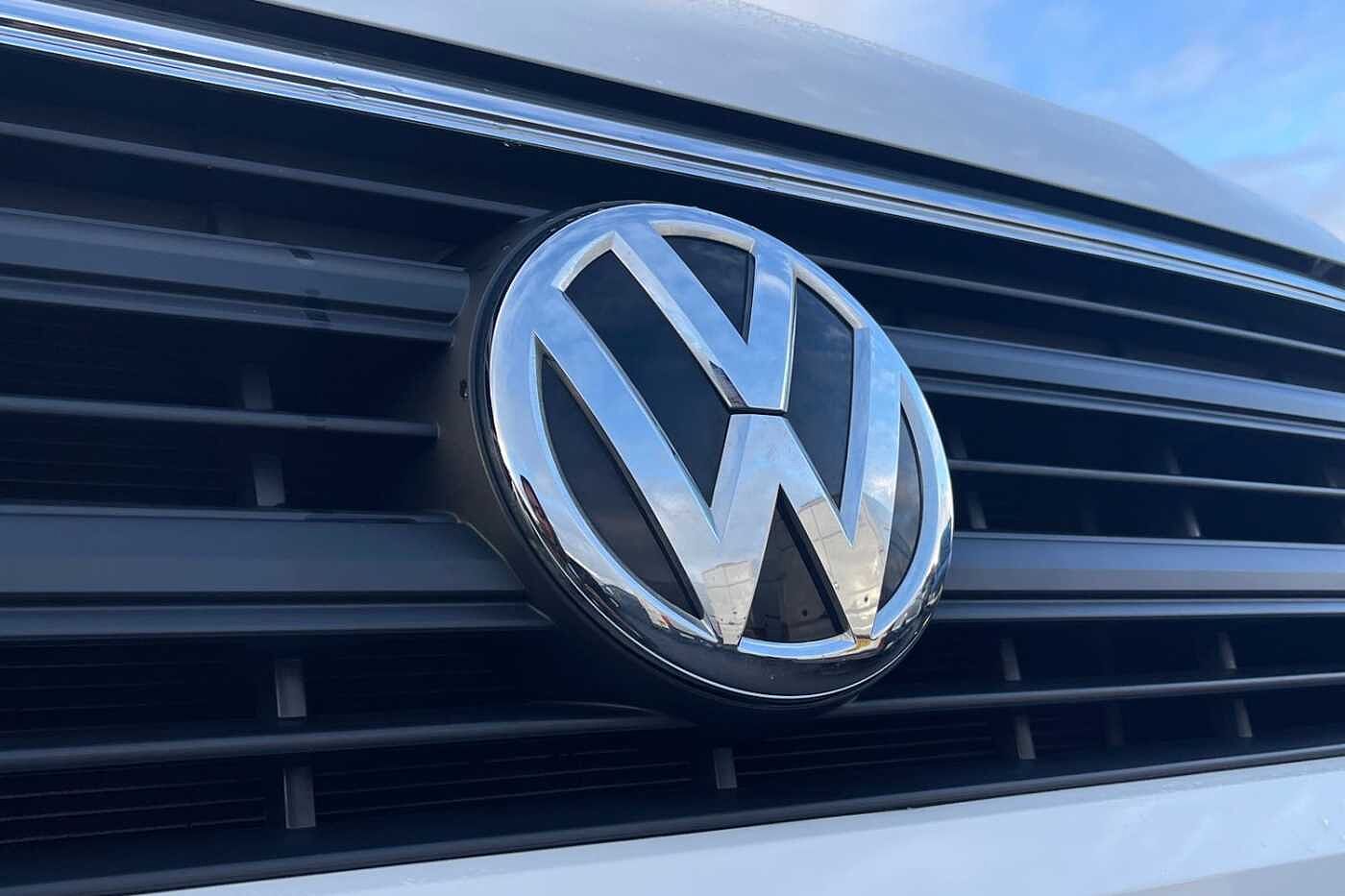 Volkswagen Crafter Cr35 Mwb Diesel Fwd 2.0 TDI 140PS Trendline High Roof Van