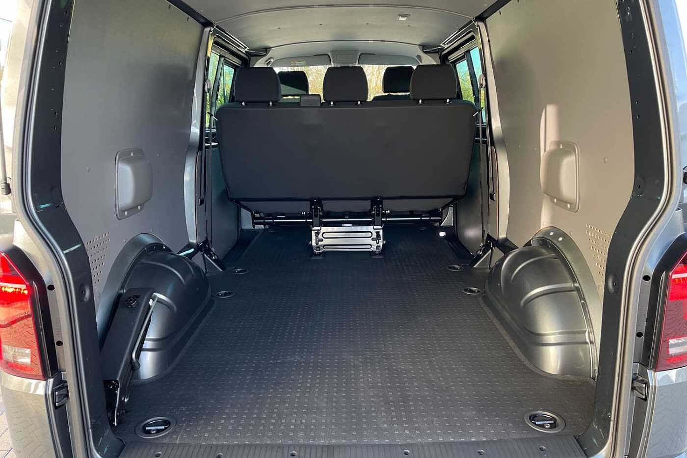 Volkswagen Transporter Kombi 2.0TDI 150 T32 Highline BMT LWB