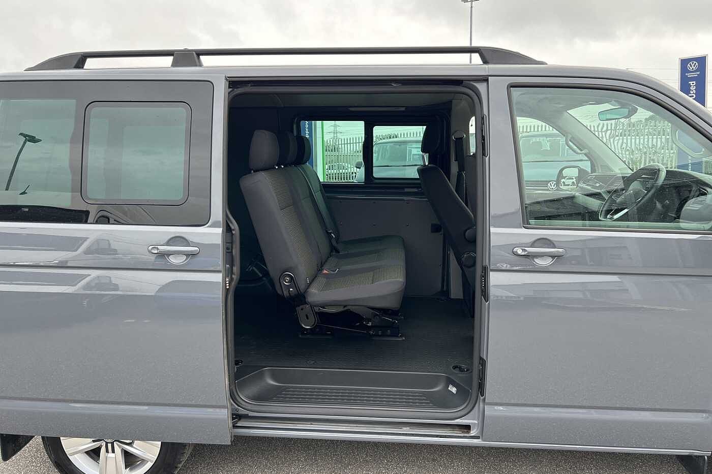 Volkswagen Transporter 2.0BiTDI 204ps T32 Highline SWB DSG