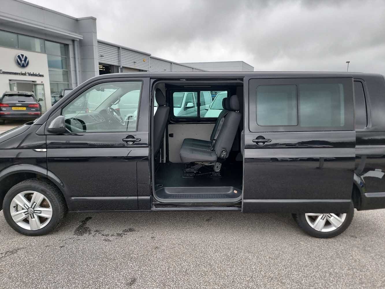 Volkswagen Transporter Kombi 2.0BiTDI 204PS T32 HLBMT LWB DSG**LED Headlights**
