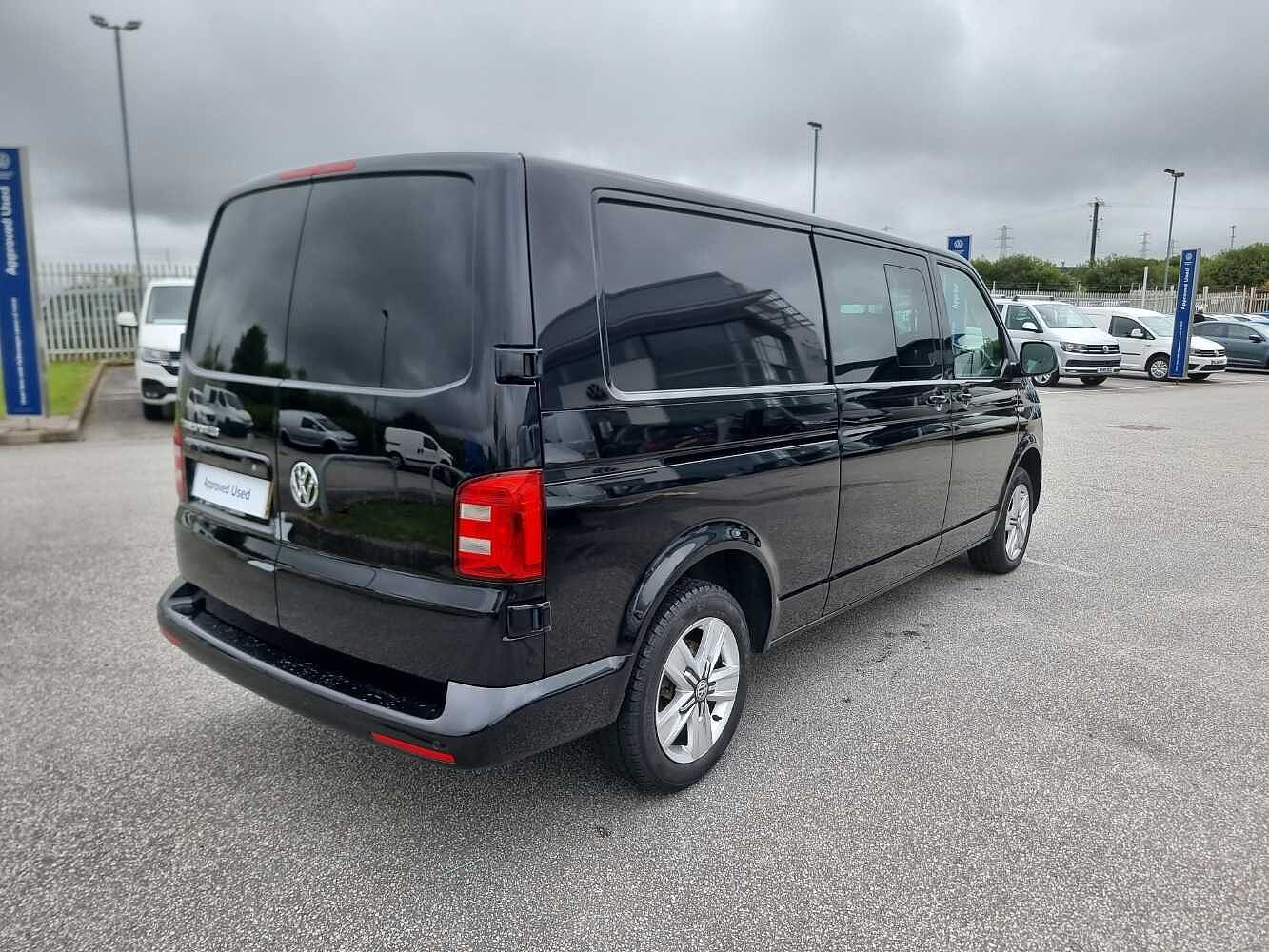 Volkswagen Transporter Kombi 2.0BiTDI 204PS T32 HLBMT LWB DSG**LED Headlights**