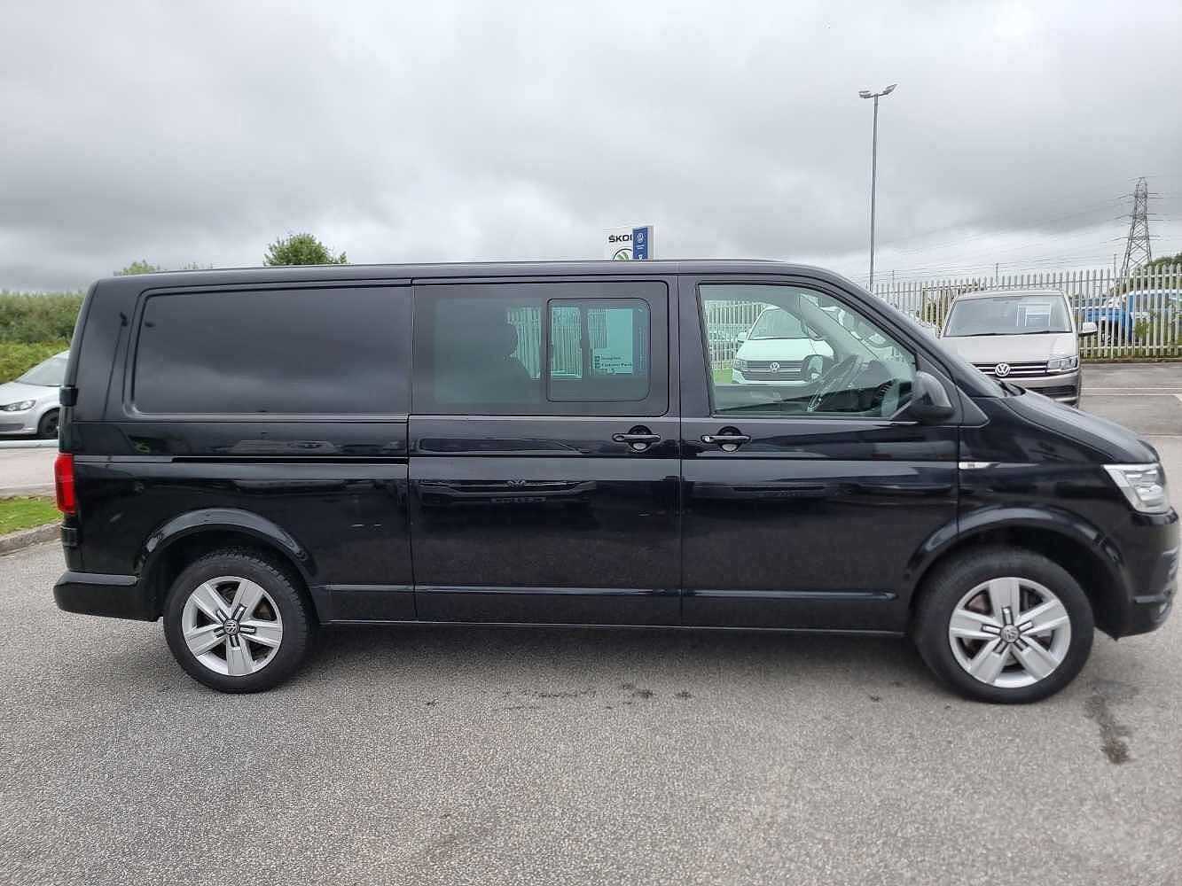 Volkswagen Transporter Kombi 2.0BiTDI 204PS T32 HLBMT LWB DSG**LED Headlights**