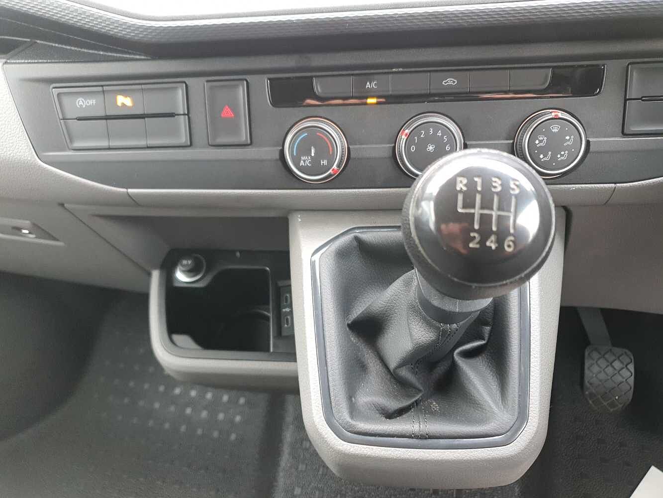 Volkswagen Transporter T28 Panel van Highline SWB 150 PS 2.0 TDI 6sp Manual