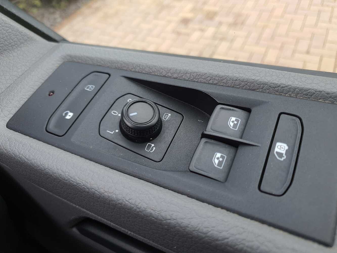 Volkswagen Transporter T28 Panel van Highline SWB 150 PS 2.0 TDI 6sp Manual