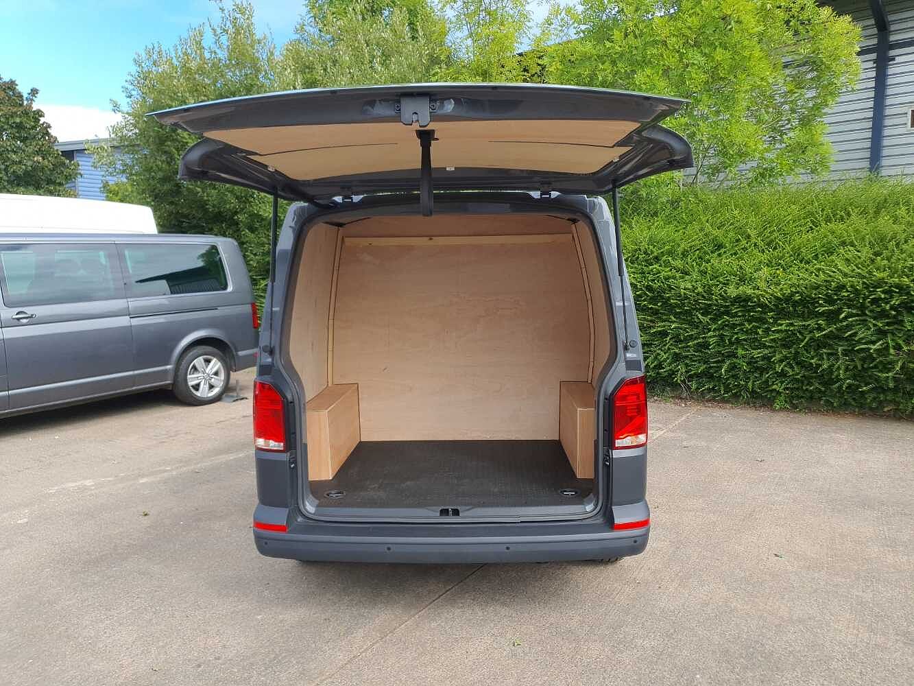 Volkswagen Transporter T30 Kombi Startline SWB 110 PS 2.0 TDI 5sp Manual