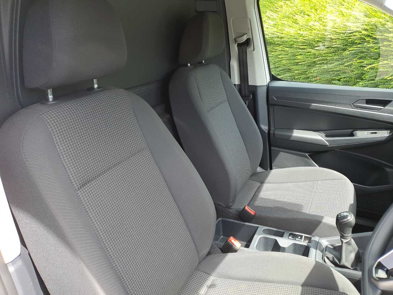 Volkswagen Caddy C20 Cargo Commerce Maxi 102 PS 2.0 TDI 6sp Manual