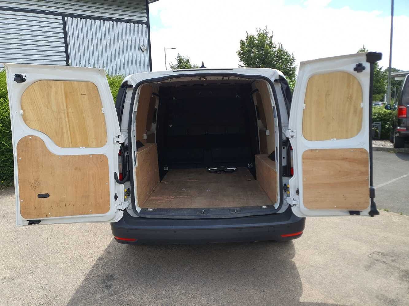 Volkswagen Caddy C20 Cargo Commerce Maxi 102 PS 2.0 TDI 6sp Manual